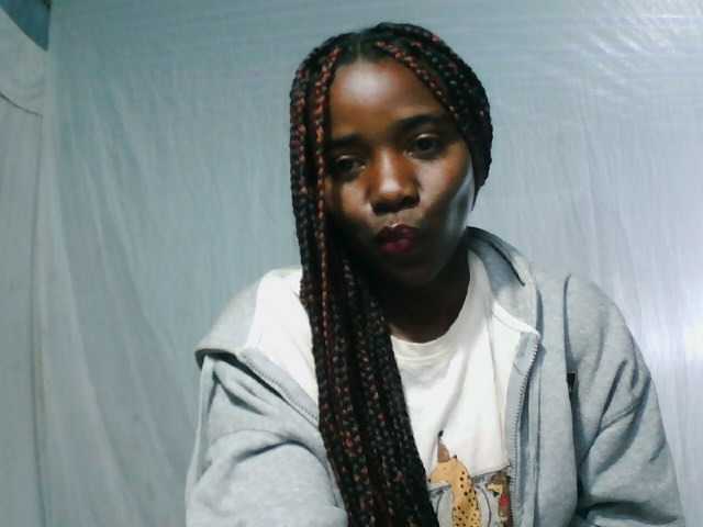 LandiQueen12 live cam on BongaCams