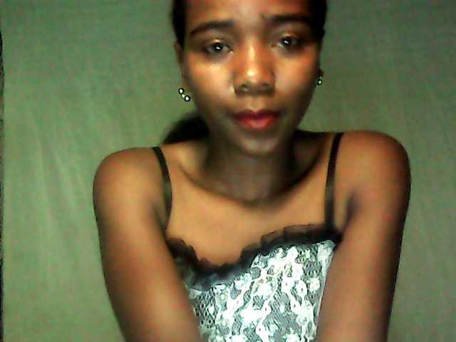 LandiQueen12 live cam on BongaCams