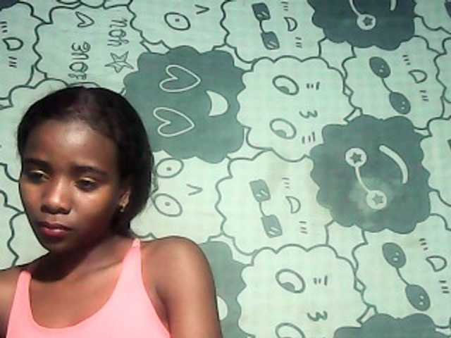 LandiQueen12 live cam on BongaCams