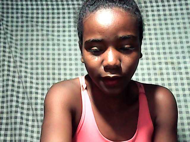 LandiQueen12 live cam on BongaCams