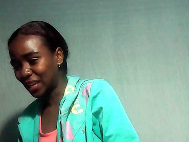 LandiQueen12 live cam on BongaCams