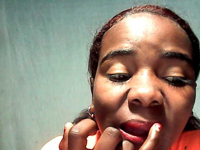 LandiQueen12 live cam on BongaCams