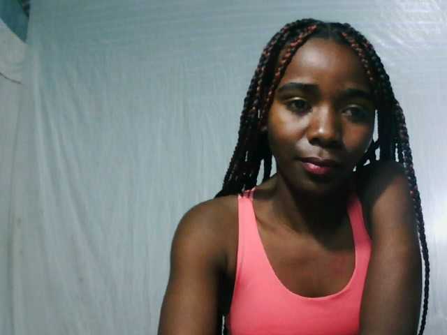 LandiQueen12 live cam on BongaCams