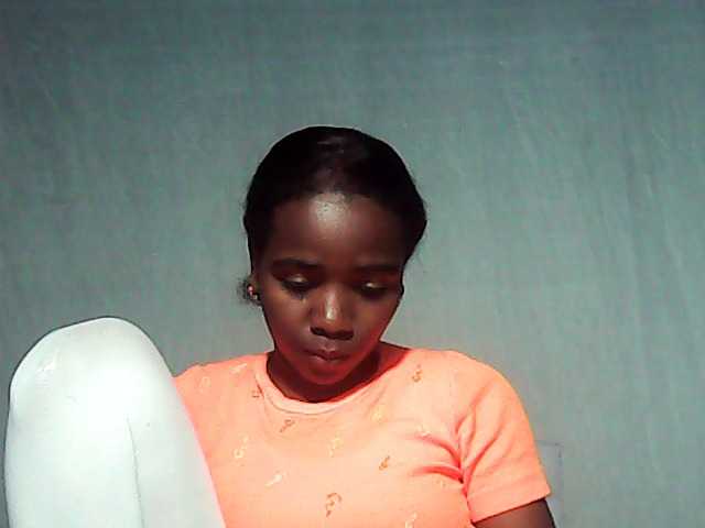LandiQueen12 live cam on BongaCams