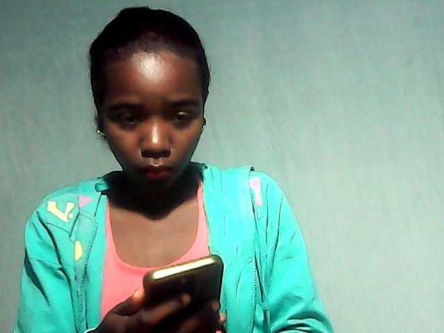 LandiQueen12 live cam on BongaCams
