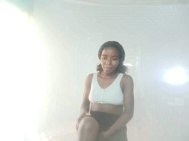 LandiQueen12 live cam on BongaCams