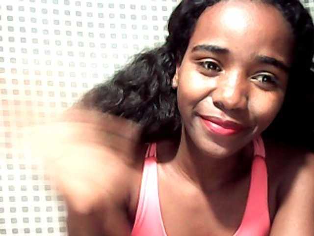 LandiQueen12 live cam on BongaCams
