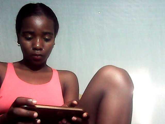 LandiQueen12 live cam on BongaCams