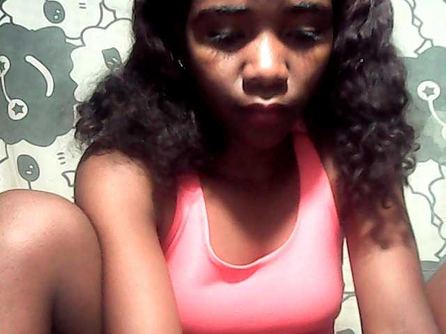 LandiQueen12 live cam on BongaCams