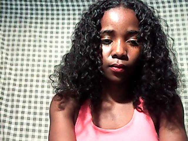 LandiQueen12 live cam on BongaCams