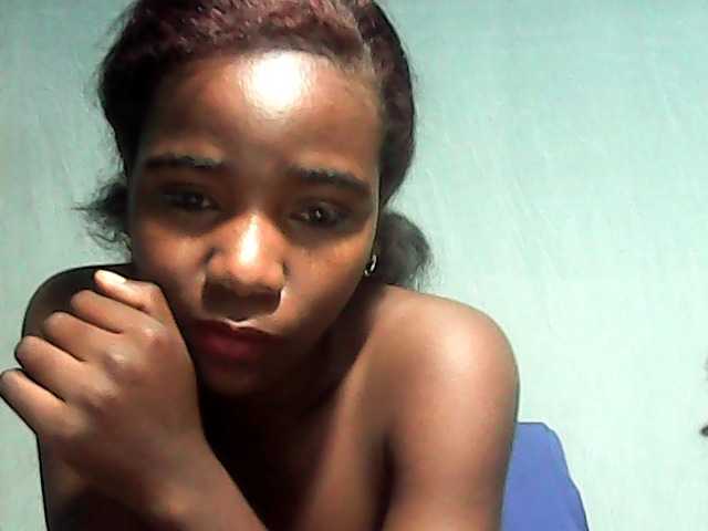 LandiQueen12 live cam on BongaCams
