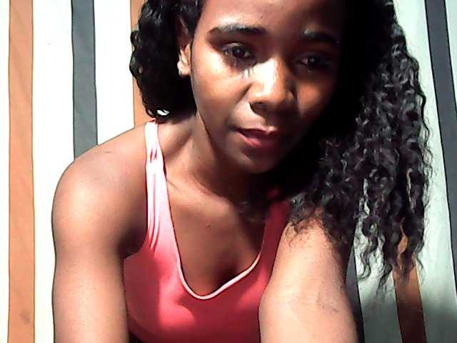 LandiQueen12 live cam on BongaCams