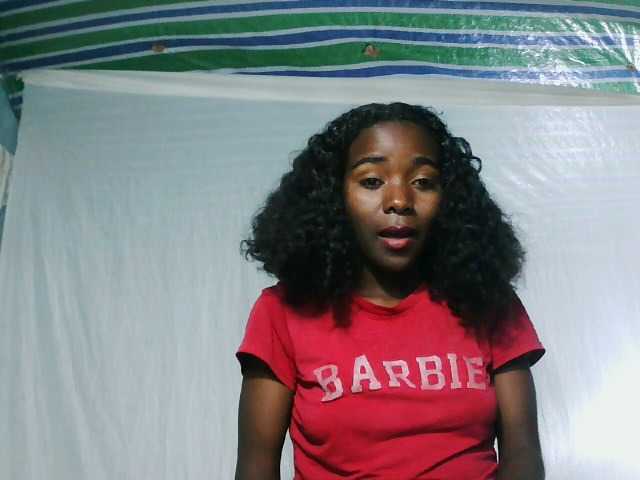 LandiQueen12 live cam on BongaCams