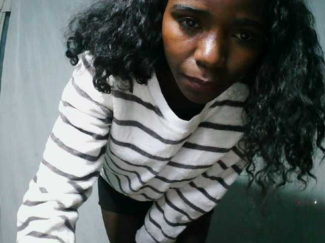 LandiQueen12 live cam on BongaCams