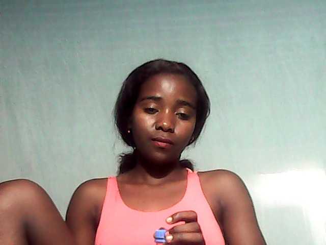 LandiQueen12 live cam on BongaCams