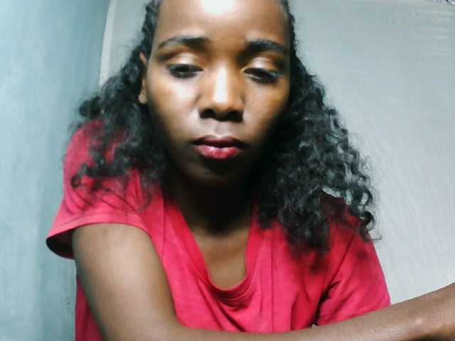 LandiQueen12 live cam on BongaCams