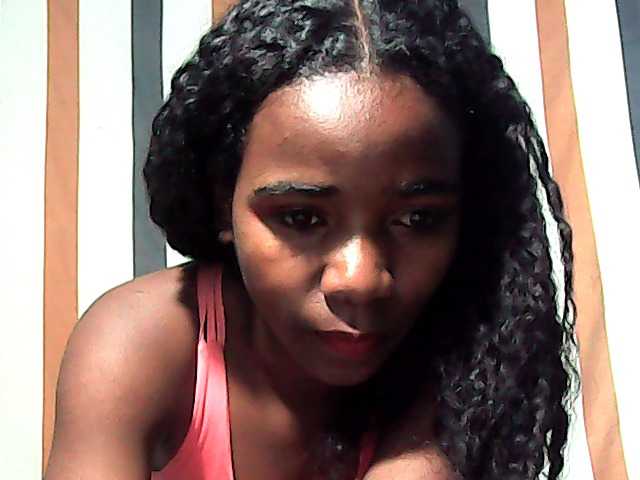 LandiQueen12 live cam preview