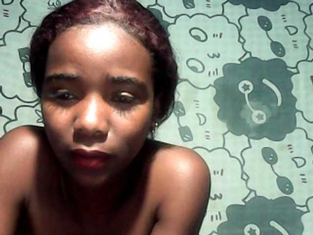LandiQueen12 live cam on BongaCams