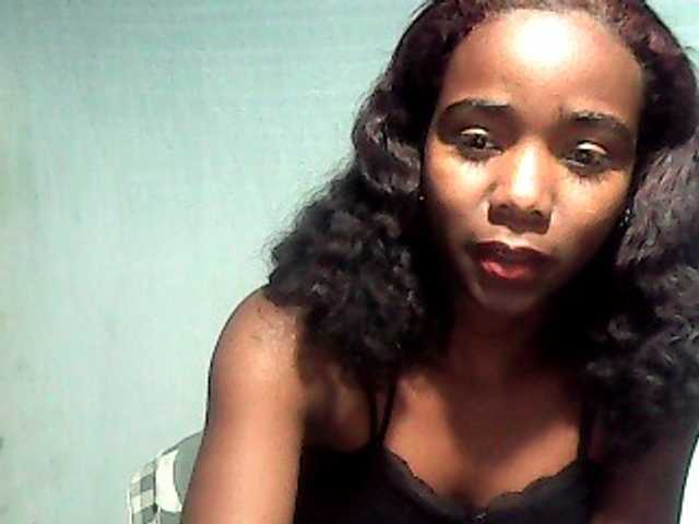 LandiQueen12 live cam on BongaCams