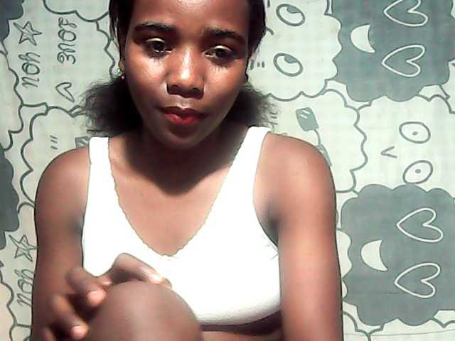 LandiQueen12 live cam on BongaCams