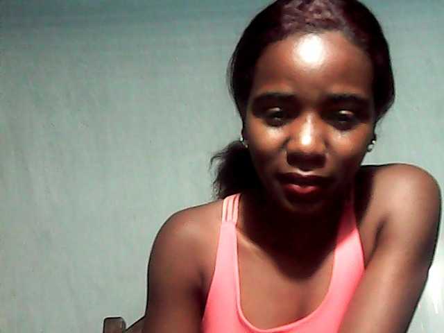 LandiQueen12 live cam on BongaCams