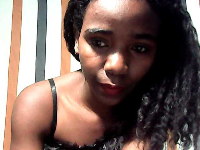 LandiQueen12 live cam on BongaCams