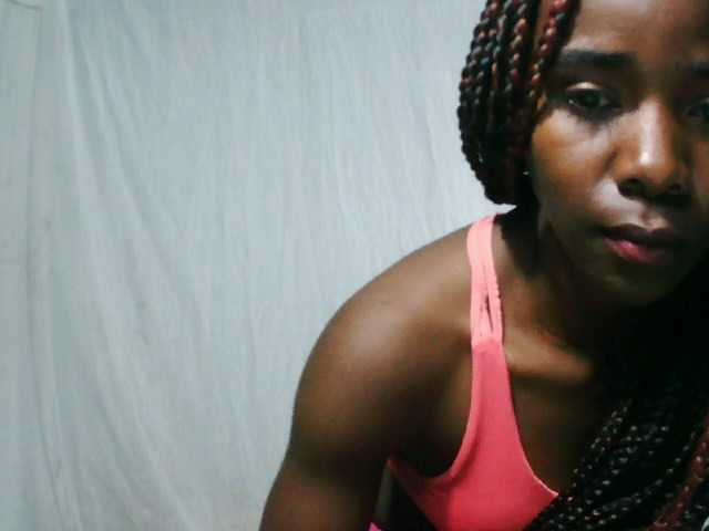 LandiQueen12 live cam on BongaCams