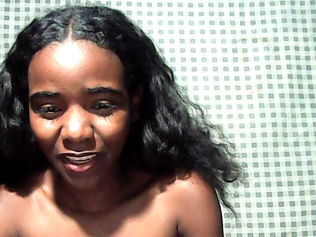 LandiQueen12 live cam on BongaCams