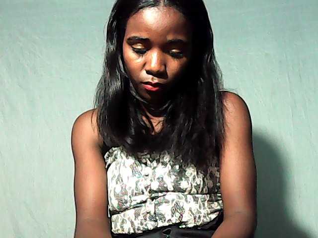 LandiQueen12 live cam on BongaCams