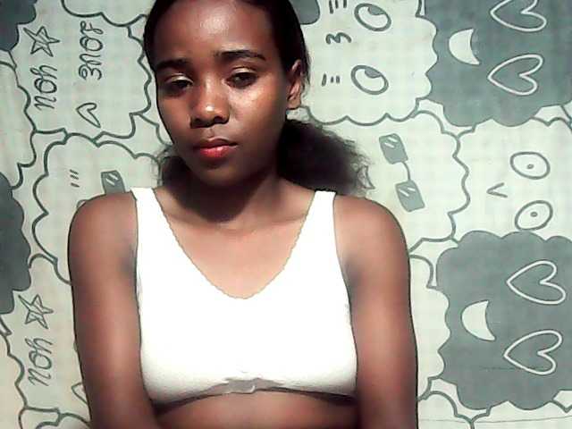 LandiQueen12 live cam on BongaCams