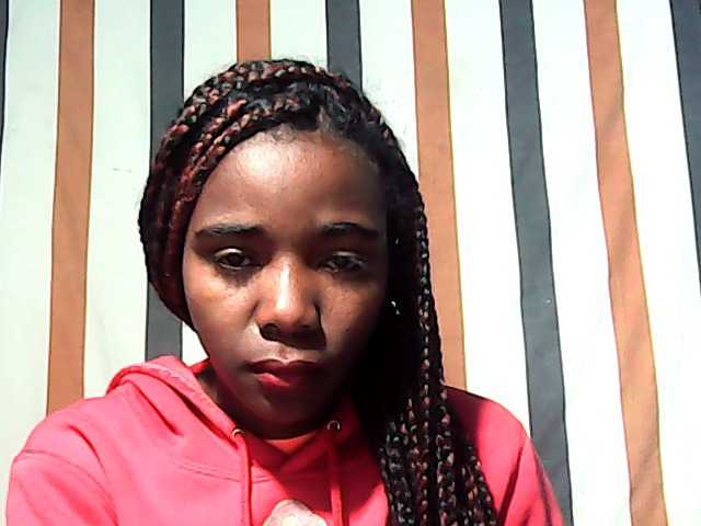 LandiQueen12 live cam preview