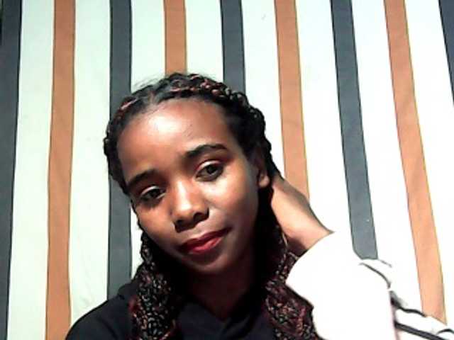 LandiQueen12 live cam on BongaCams