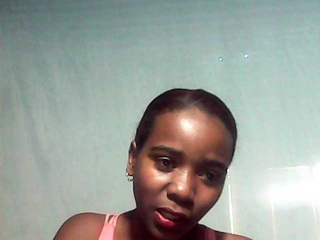LandiQueen12 live cam on BongaCams