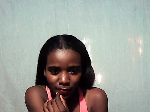 LandiQueen12 live cam on BongaCams