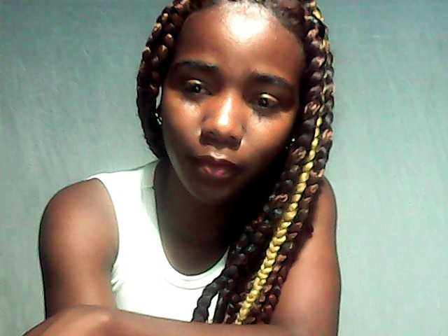 LandiQueen12 live cam on BongaCams