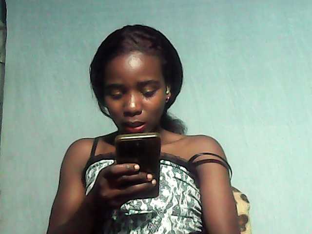 LandiQueen12 live cam on BongaCams