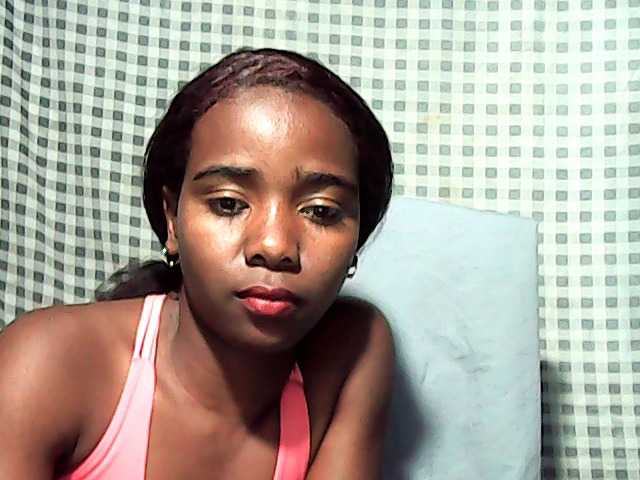 LandiQueen12 live cam on BongaCams