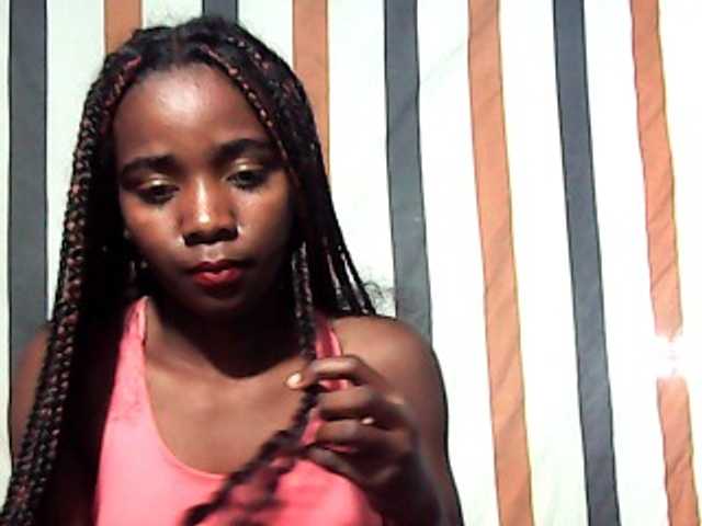 LandiQueen12 live cam on BongaCams