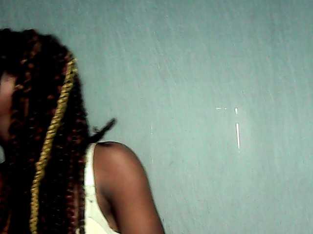 LandiQueen12 live cam on BongaCams