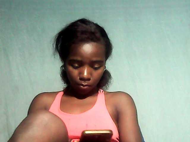 LandiQueen12 live cam on BongaCams