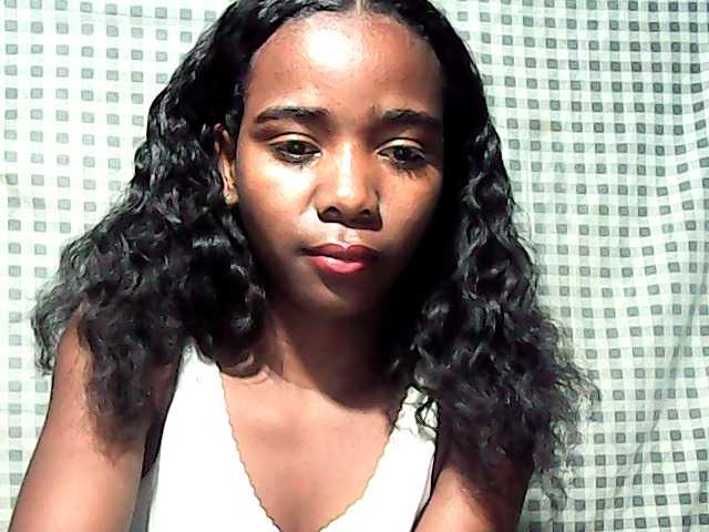 LandiQueen12 live cam on BongaCams