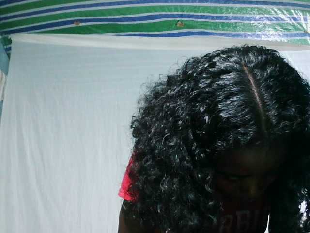 LandiQueen12 live cam on BongaCams