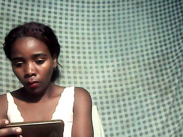 LandiQueen12 live cam preview
