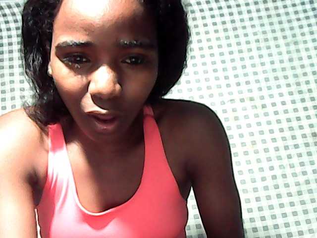 LandiQueen12 live cam on BongaCams