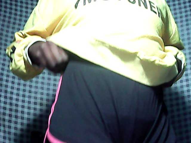 LandiQueen12 live cam on BongaCams