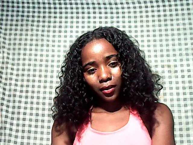 LandiQueen12 live cam on BongaCams