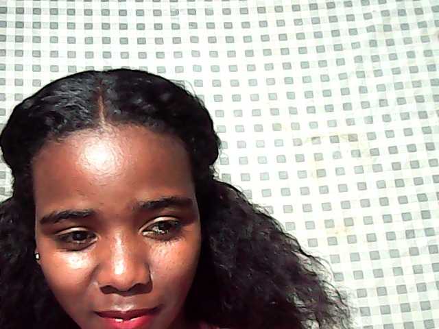 LandiQueen12 live cam on BongaCams