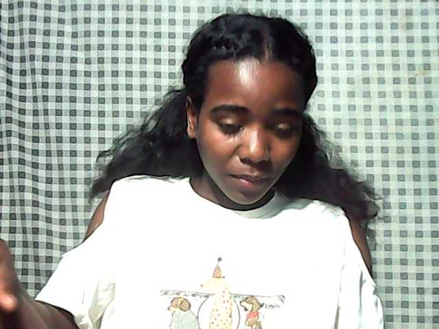 LandiQueen12 live cam on BongaCams
