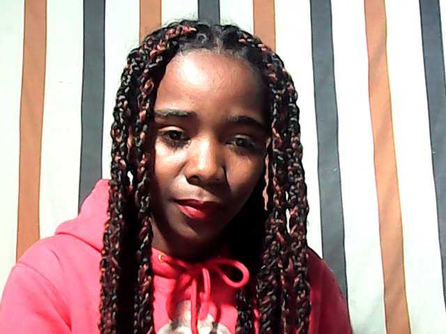 LandiQueen12 live cam on BongaCams