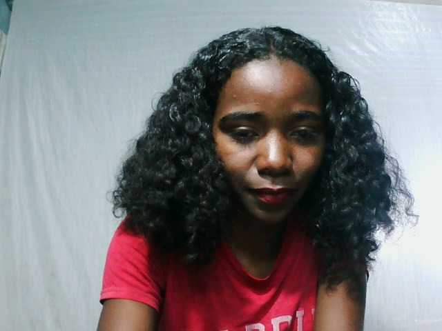 LandiQueen12 live cam on BongaCams